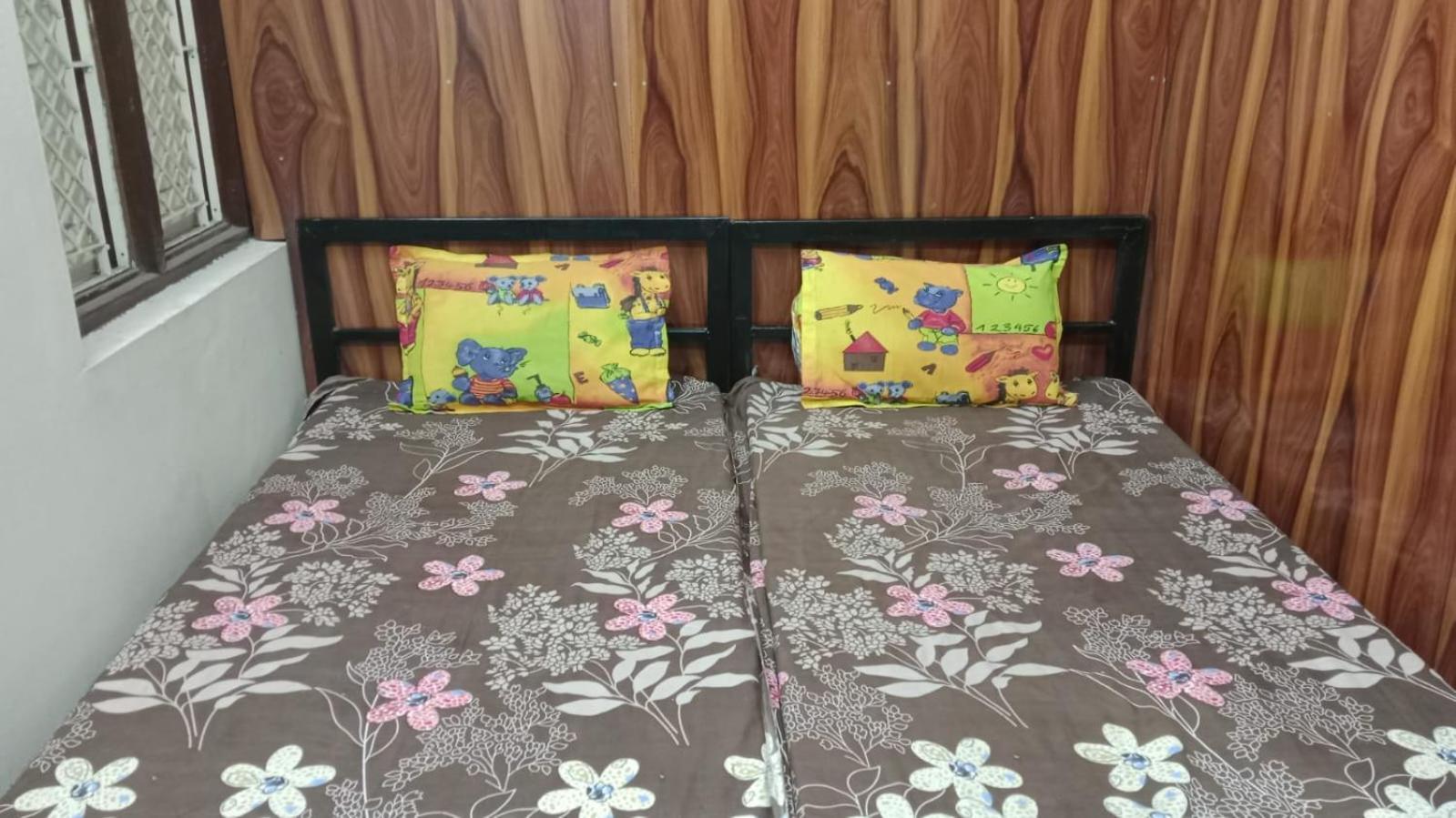 Shivanjali Bhakt Niwas 乌贾因 外观 照片